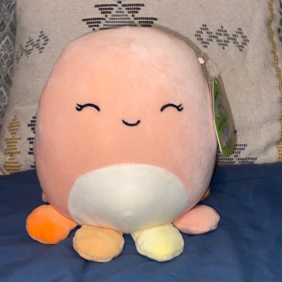 Rare find Melina Easter edition squish mallow! - Picture 1 of 5